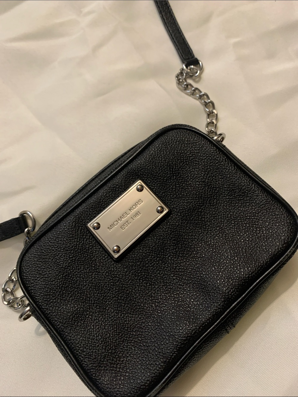 Michael Kors Black Pebbled Leather Crossbody Camera Bag with Silver Plaque - Picture 4 of 10